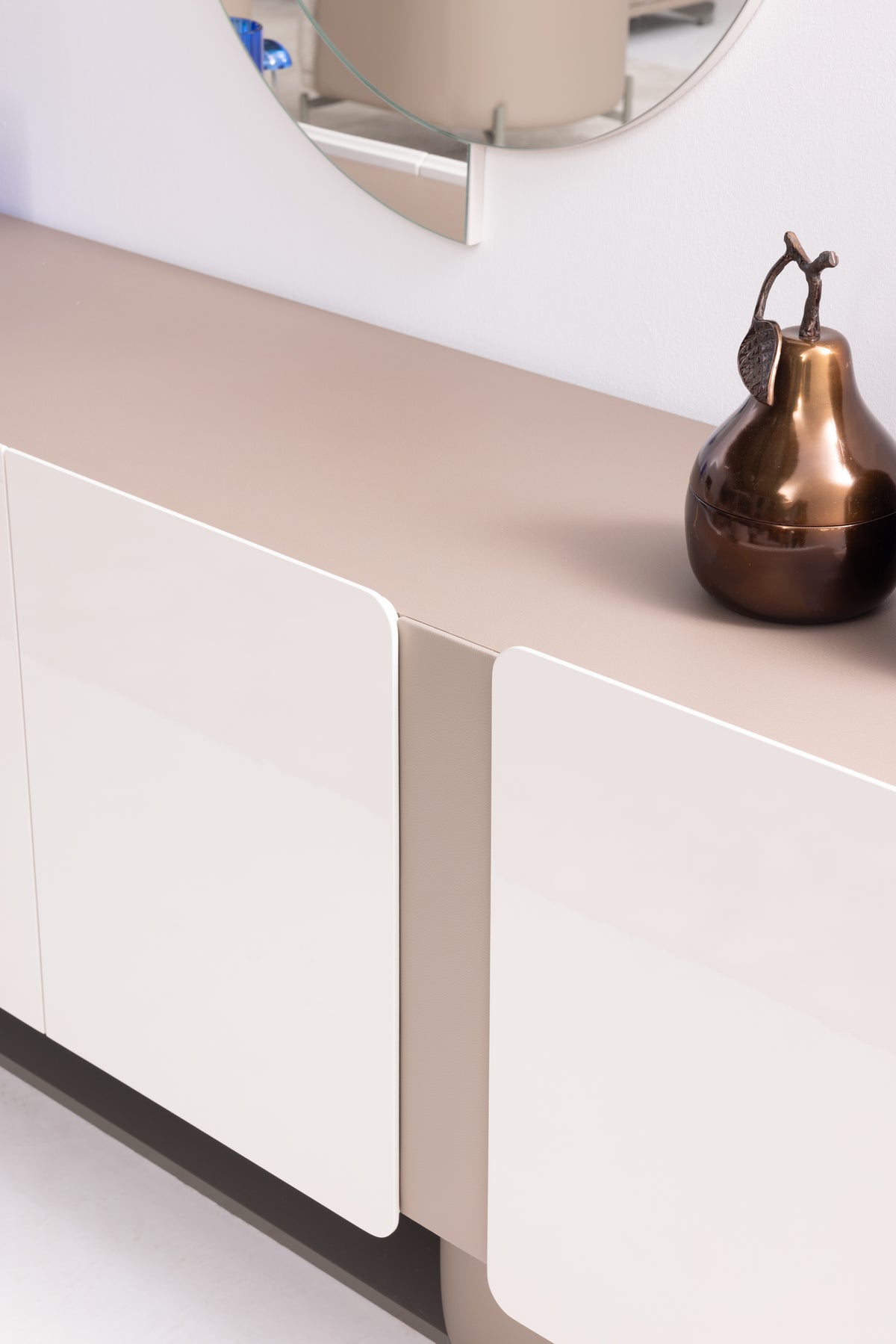 Defne Dining Room Set
