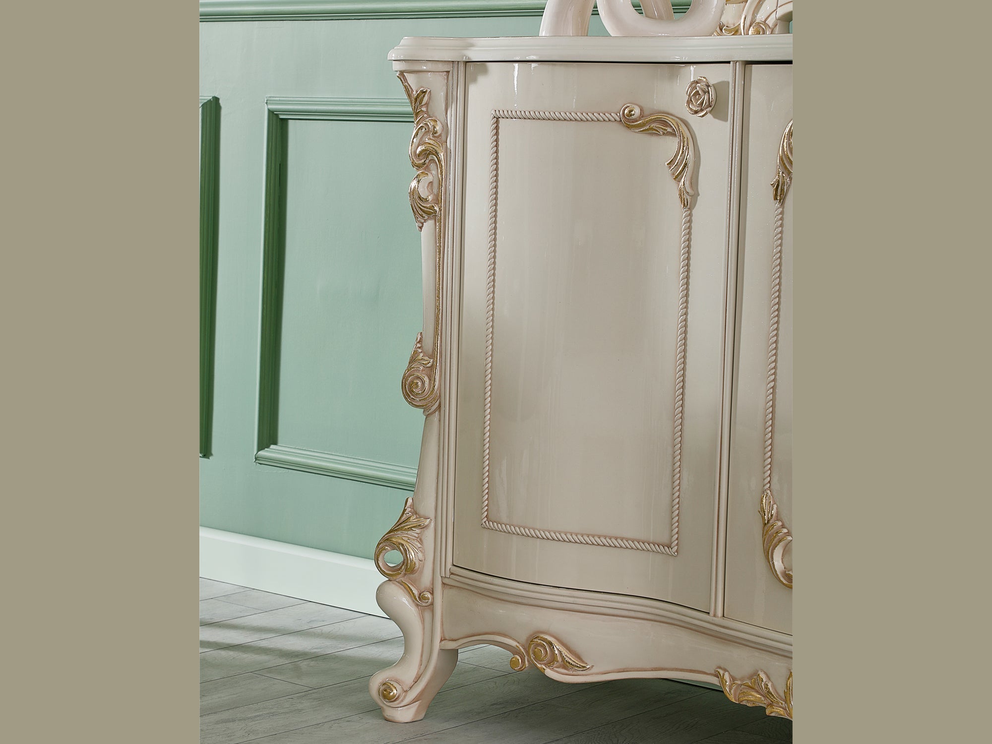 Kelebek Dining Room Set