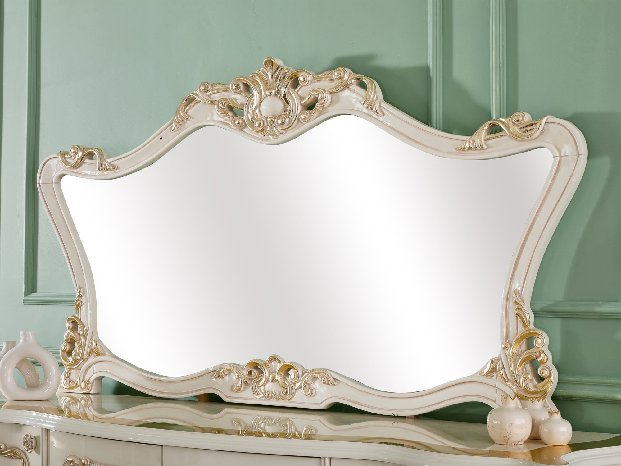 Kelebek Dining Room Set