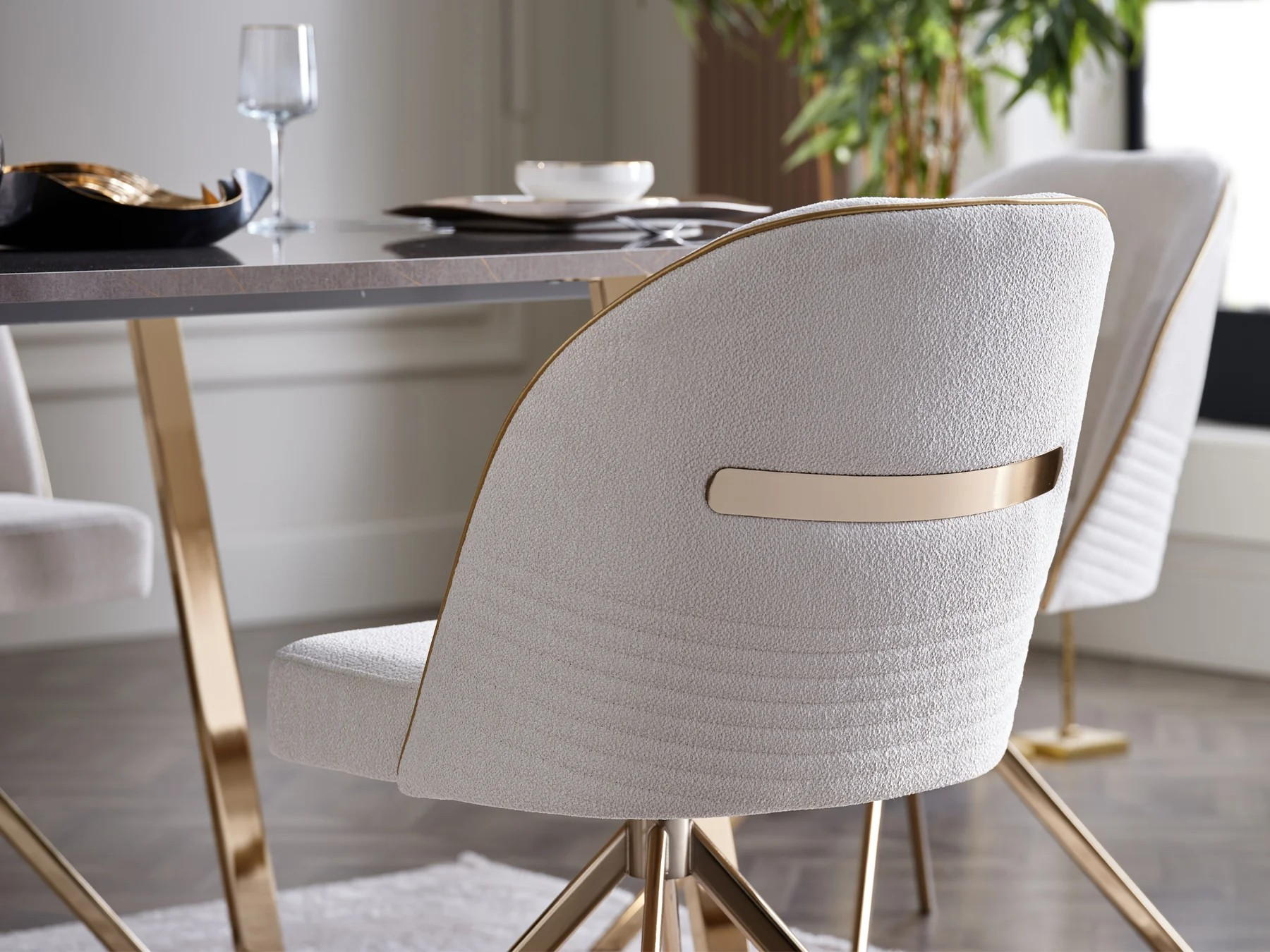 Veronica Dining Room Set