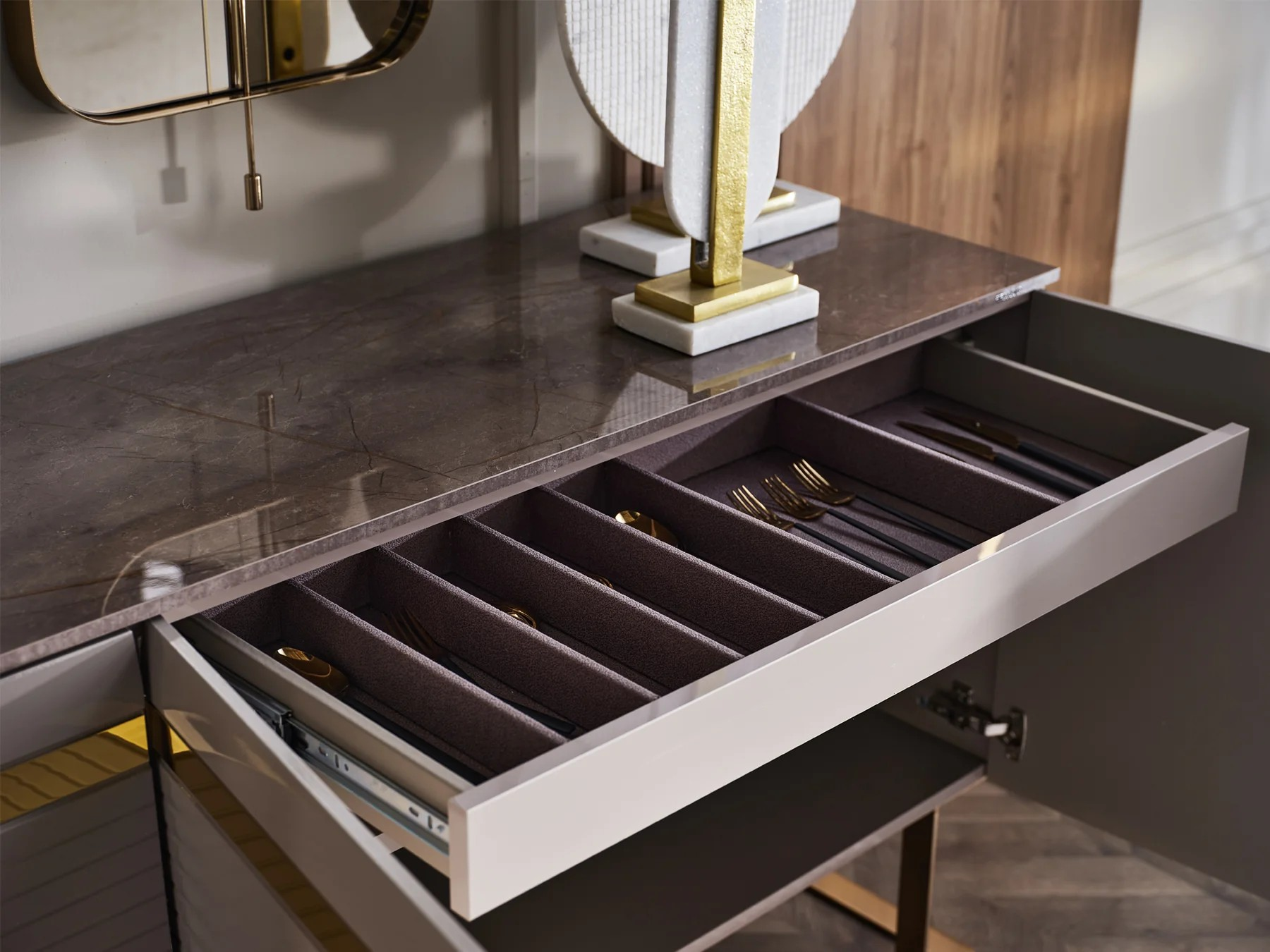 Veronica Dining Room Set