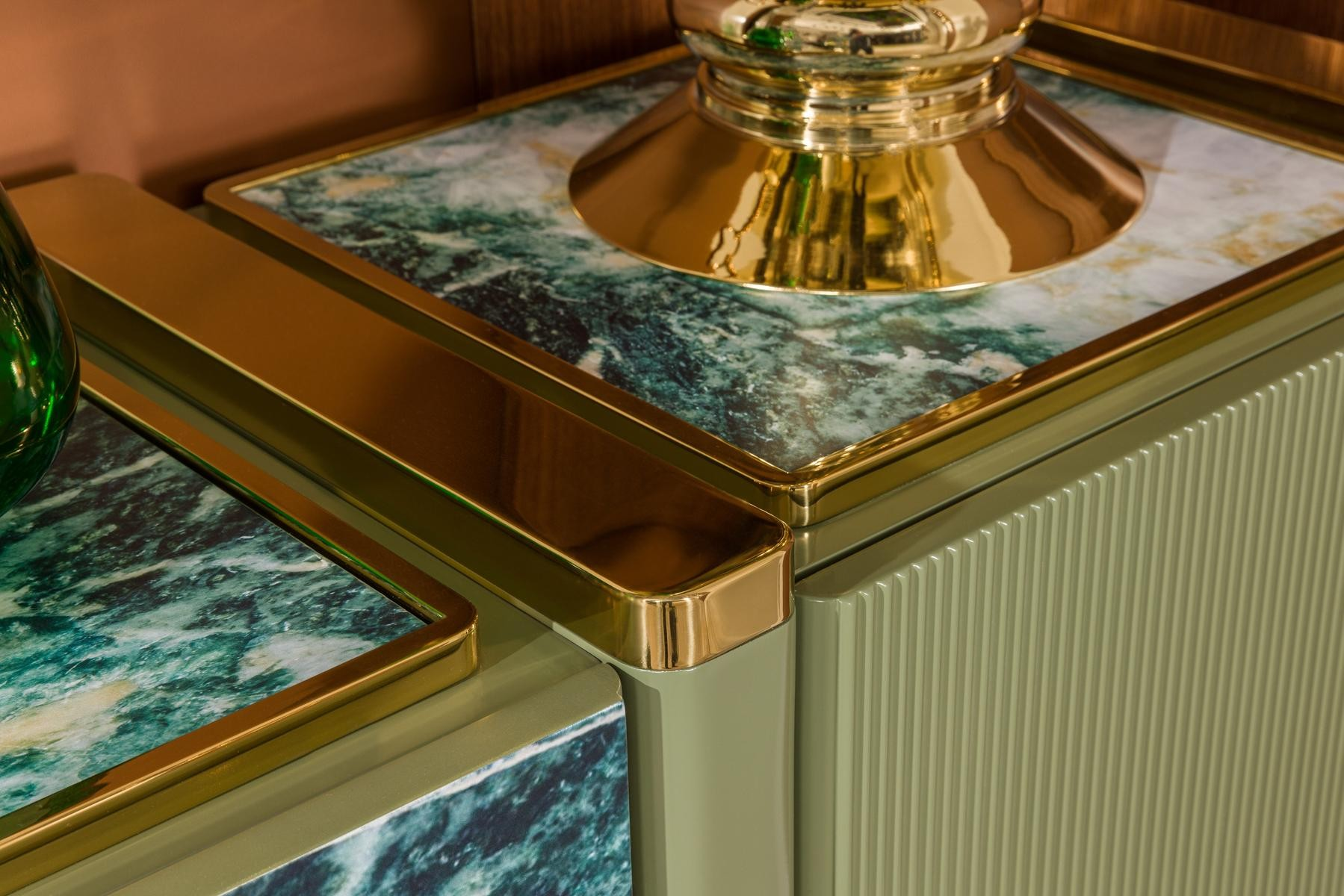 Hermes Dining Room Set
