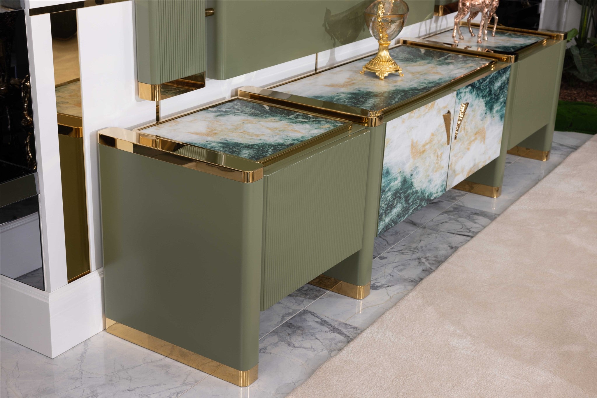 Hermes Dining Room Set