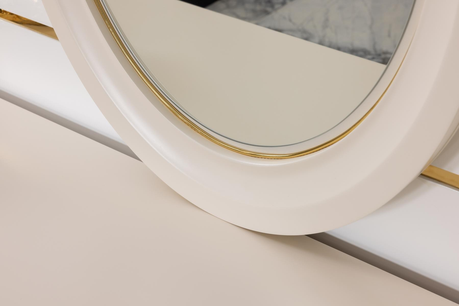 Inci Dining Room Set