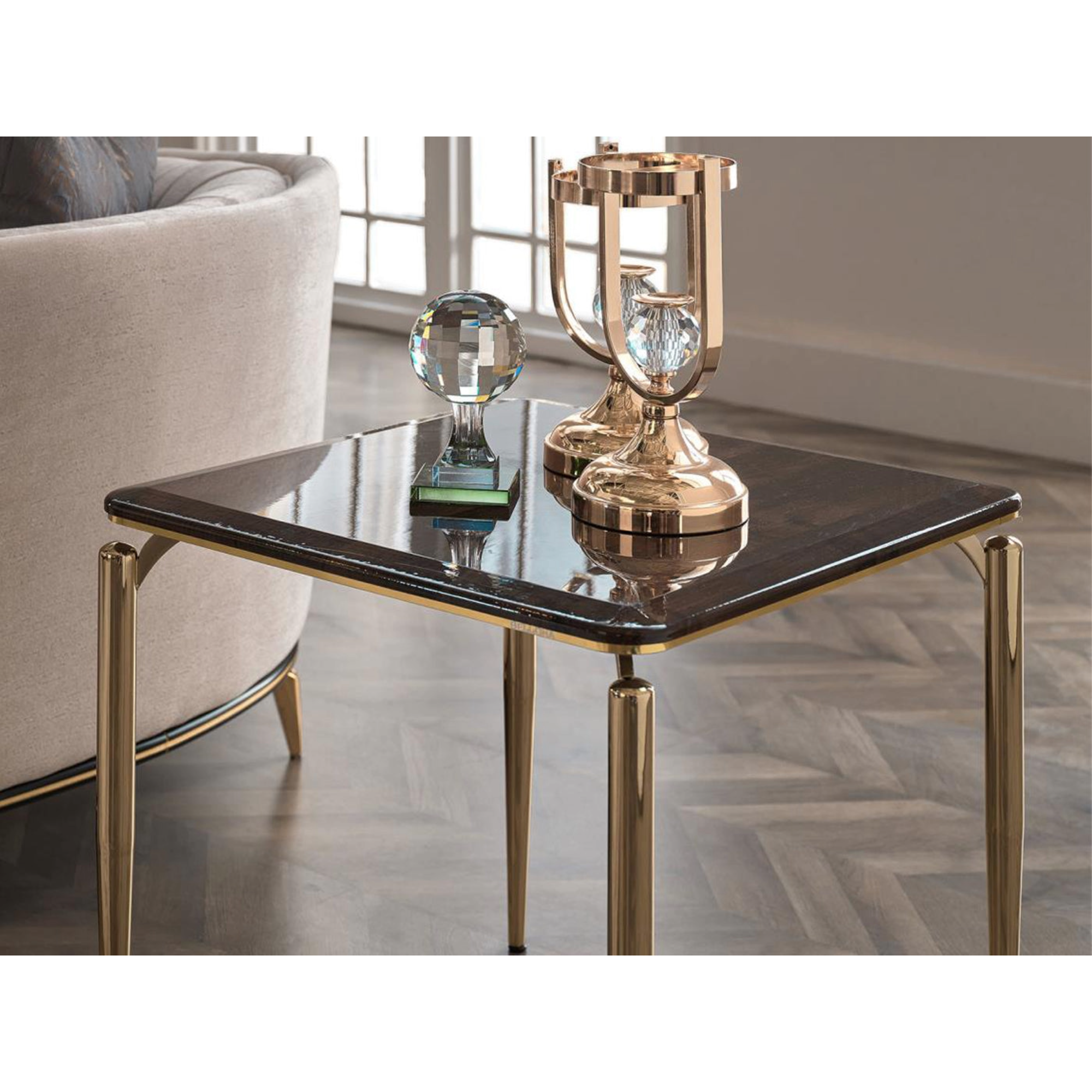 Plaza Side Table (Walnut)