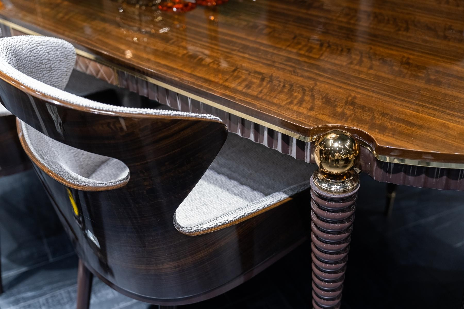 Prada Dining Room Set